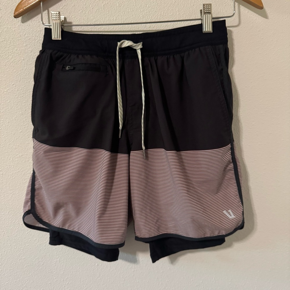 Vuori Stockton Short Black Red Stripe 2-in-1 Workout Gym Athleisure-Small